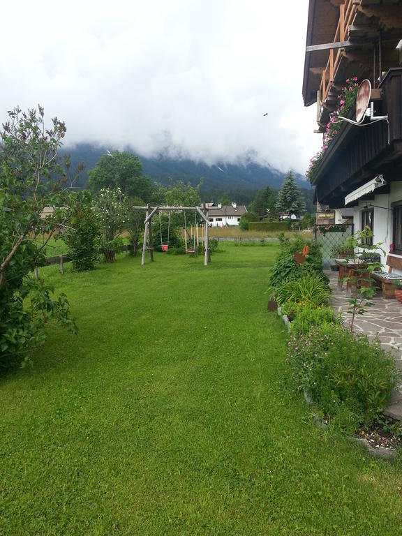 Bed and Breakfast Haus Karwendelblick Leutasch Exterior foto