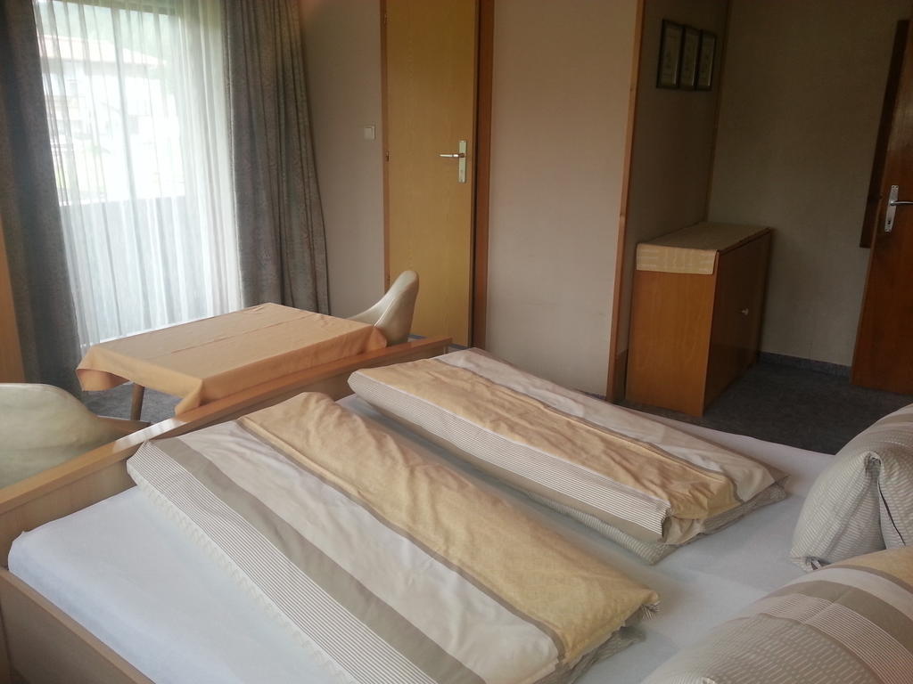 Bed and Breakfast Haus Karwendelblick Leutasch Zimmer foto