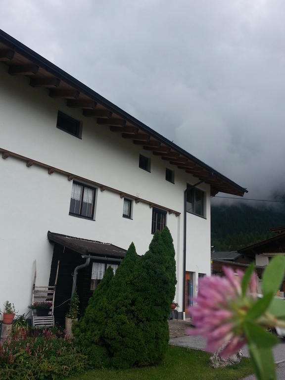 Bed and Breakfast Haus Karwendelblick Leutasch Exterior foto
